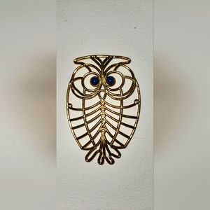 Gold tone owl Pendent (4 For $25)